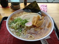 「らーめん 並 + やっぱり大盛」@らーめん 裸の写真