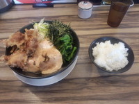 「から揚げ油そば（大盛）+ご飯」@一番舎の写真