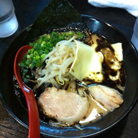 「やみつきとんこつ+チーズ+替玉」@博多糟屋ラーメン あかつきの写真