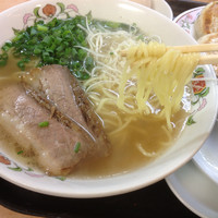 「牛麺（牛塩ラーメン）」@餃子の王将 渋谷ハチ公口店の写真