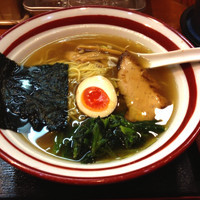 「豚トロ正油らーめん 580円」@らあめん 頑張り屋の写真