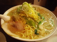 「味噌野菜盛りらーめん(850円)大盛(100円)小ライス他」@麺屋 亥龍の写真