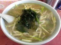 「ネギラーメン ７００円 ※半麺」@ラーメンショップ 氏家店の写真