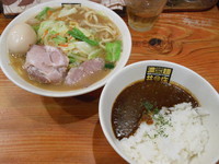 「濃菜麺＋味玉＋ラーメン屋が本気で作ったカレーライス」@濃菜麺 井の庄の写真