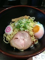 「味噌油そば + 温泉玉子」@油そば専門店 ぶらぶら 横浜本店の写真