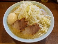 「ラーメン（700円）＋味付たまご（100円）ヤサイニンニク」@ラーメン二郎 池袋東口店の写真