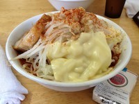 「辛ラーメン(中) + スライスチーズ」@びんびん豚の写真