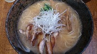「白湯しょうゆらーめん_680円」@麺処 鳴神の写真