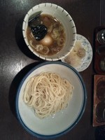 「つけめん(醤油)(１玉)(あつもり)＋わんたん２こと煮玉子」@麺屋 はやしまるの写真