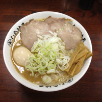 「鴨白湯醤油らーめん（大）700円＋味玉100円」@◯大しらはるの写真
