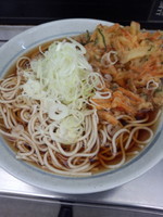 「かき揚げ天そば400円」@爽亭 JR上野駅7・8 番線ホームの写真