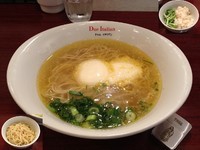 「らぁ麺フロマージュ(九条ねぎとチーズのかけそば)リゾット付き」@黄金の塩らぁ麺 due Italian 市ヶ谷店の写真
