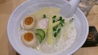 「鶏白湯SOBA＋味玉」@銀座 篝の写真