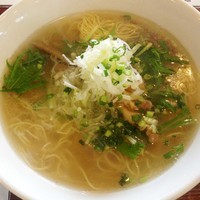 「鶏清湯スープ　塩らあめん　680円」@なかじゅう亭 高崎上豊岡店の写真