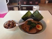 「鶏ガラ醤油➕ミニチャーシューライス」@ラーメン専門店 いなばの写真