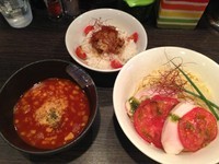 「【6月限定】とまとまとつけ麺＋プチハヤシポーク丼 900円」@麺処 ほん田 nijiの写真