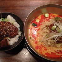 「冷やし担々麺+とろ豚チャーシュー丼」@光麺 新宿南口店の写真