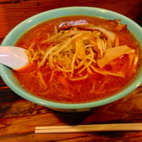 「ピリ辛ラーメン」@ラーメンログハウスの写真