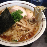 「中華そば（中）」@中華そば しながわの写真