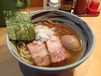 「冷やし煮干中華そば（塩）＋味玉」@麺味庵 和（NAGOMI）の写真