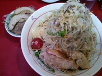 「豚冷やし中華　ヤサイニンニクアブラカラメ」@千里眼の写真