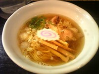 「追い煮干醤油らーめん」@づゅる麺 池田の写真