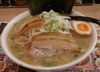 「濃厚とんこつ醤油」@らーめん つけ麺 春樹 王子店の写真
