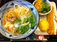「牛しゃぶごまラーぶっかけ（大）＋α」@讃岐釜揚げうどん 丸亀製麺 摂津店の写真