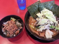 「ラーメン　海苔増し　野菜畑　チャーシューまぶし丼【920円】」@環2家の写真