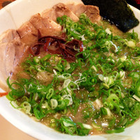 「ネギチャーシュー+替玉」@らーめん 由宇松本の写真