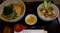 「うどんと焼き鳥丼（週替わり）」@手打ちうどん なかむらの写真