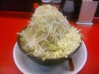 「ラーメン（半分）＋（ニンニク＋野菜増し）」@豚男 -BUTAMEN-の写真