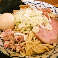 「油そば＋燻玉(730円＋100円)」@兎に角 another leafの写真