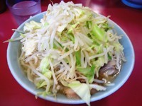 「小ラーメン+野菜、ニンニク増し」@ラーメン二郎 桜台駅前店の写真