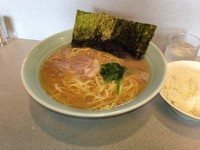 「ラーメン大（固め・多め）＆ライス」@匠家 50号バイパス店の写真