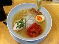「鶏とローストトマトの冷製塩そば」@Japanese Soba Noodles 蔦の写真