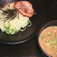 「つけめん（500円）＋替え玉（100円）」@男はラーメンの写真
