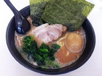 「醤油豚骨味玉」@豚骨番長 日ノ出町店の写真