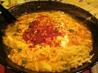 「挽き肉と玉子のピリ辛ニンニク麺」@麺飯食堂 龍の写真