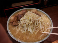 「大豚ニンニク」@ラーメン二郎 池袋東口店の写真