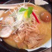 「さっぽろ白味噌とんこつ(魚介)+味玉」@北海豚骨麺屋 銀鈴の写真