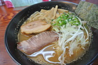 「煮干ラーメン（７５０円）＋味玉（１００円）」@良温(Ra-on)の写真