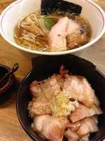 「ランチセット・中華そば+燻風炙りちゃあしゅう丼（1000円）」@白河手打中華そば  一番いちばんの写真