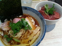 「四つ葉そば ￥700＋マグロ丼￥400」@中華そば 四つ葉の写真