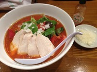 「冷やしトマトラーメン＋粉チーズ、680円＋50円」@麺屋 蕃茄の写真