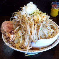 「ラーメン 650円 200g(野菜増し増し、ニンニク、脂)」@麺屋 天海の写真