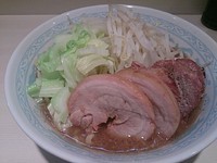 「豚増しらーめん」@らーめん 陸 尾山台店の写真