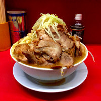「特大豚ダブルラーメン＋ウズラ」@ラーメン二郎 大宮店の写真