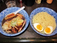 「肉ワンタンつけ麺580円＋麺中盛50円＋味玉80円」@肉厚わんたん麺と手作り焼売 ら麺亭 浅草支店の写真