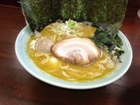 「ラーメン並➕味玉（固め・多め）➕並ライス」@横浜家系ラーメン 藤家の写真